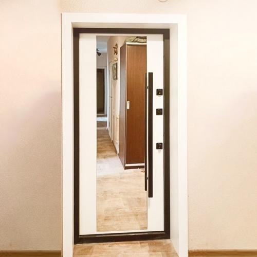 Дверь с зеркалом - Must Have для небольшой прихожей! 02