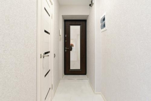 Дверь с зеркалом - Must Have для небольшой прихожей! 04