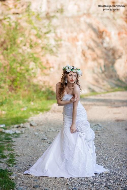 В случае если вы одна из тех счастливиц, у которых свадьба в 2016 году, то вы должно быть уже ищите идеальный свадебный образ. 05