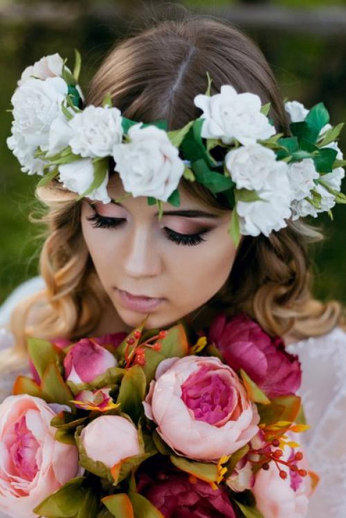 В случае если вы одна из тех счастливиц, у которых свадьба в 2016 году, то вы должно быть уже ищите идеальный свадебный образ. 03