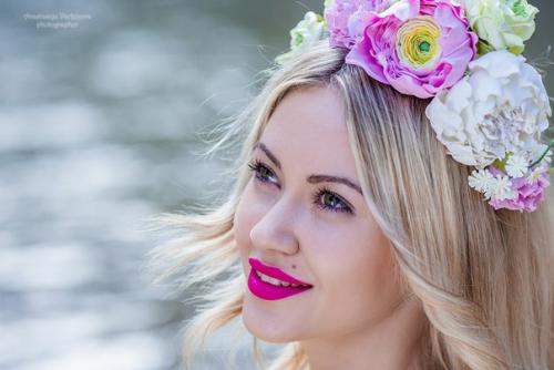 В случае если вы одна из тех счастливиц, у которых свадьба в 2016 году, то вы должно быть уже ищите идеальный свадебный образ. 02