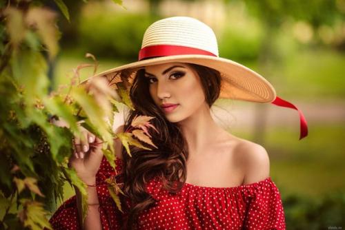 Ищу модель для фотосессии на условиях ТФП, яркую брюнетку, обязателен профессиональный макияж, прическа, подготовленный образ. 01