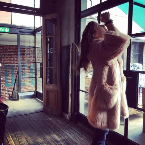 Кларита в свой родной город приехала. 01