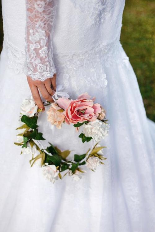 В случае если вы одна из тех счастливиц, у которых свадьба в 2016 году, то вы должно быть уже ищите идеальный свадебный образ. 04