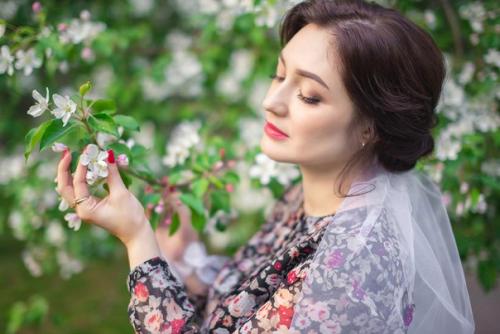 Дорогие выпускницы!  Мы напоминаем, что в нашем салоне работают 2 стилиста: Ирина и Ольга. 03