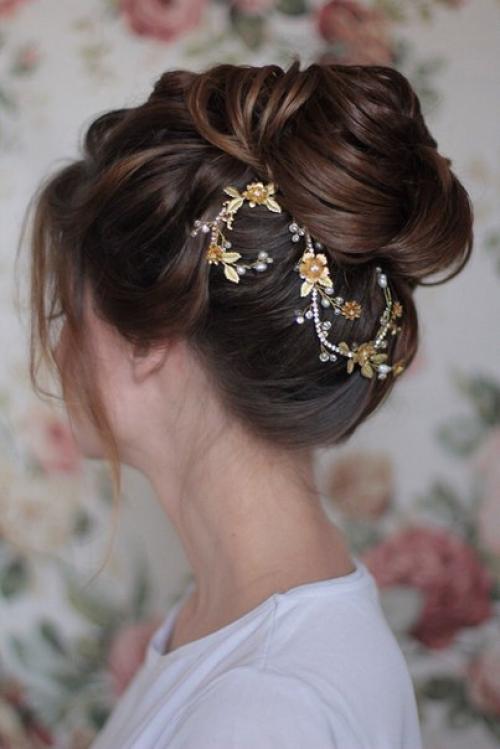 Шикарный, высокий пучок от меня для Натальи на вечер. 03