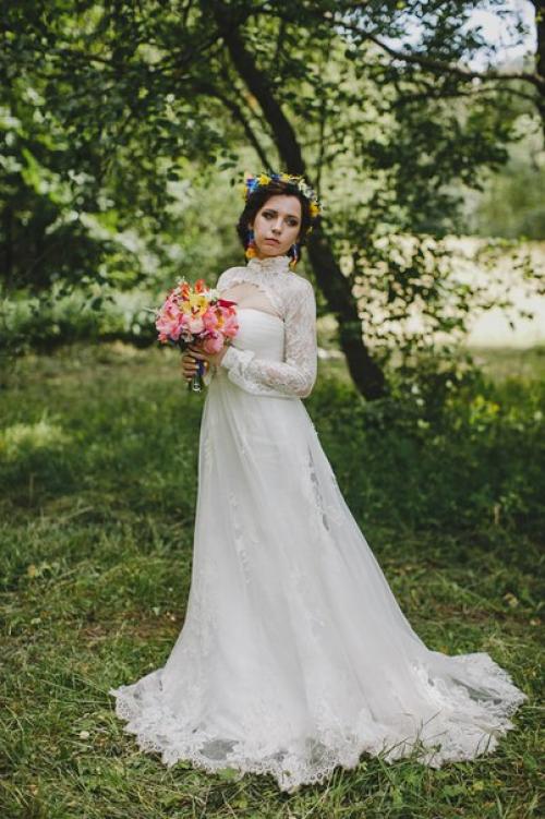 Т. к. к свадьбе мы начали готовиться за год, мое представление об идеальном свадебном образе постепенно изменялось. 05