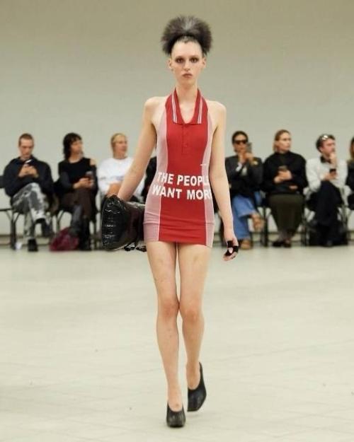 Поделимся с вами бьюти трендами с недели моды в Берлине. 04