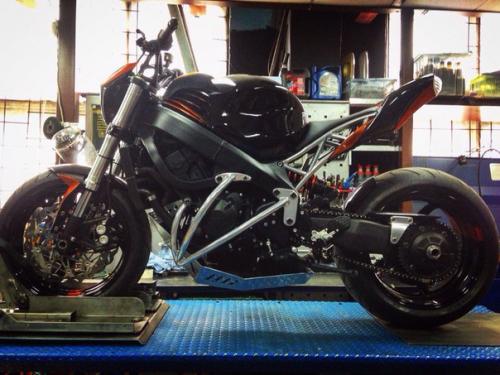 Срочно на завтра нужна модель. 01