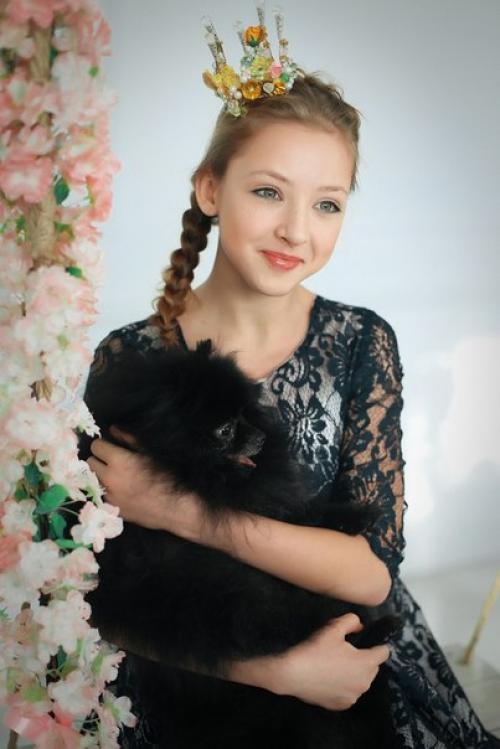 Нужны модели на макияж и прически, локоны, плетение. 06