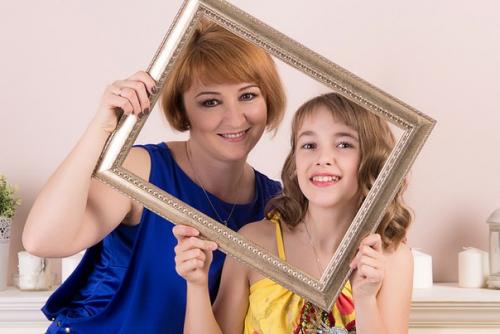 Нужны модели на макияж и прически, локоны, плетение. 01