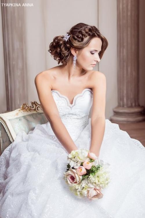 Нужны модели на макияж и прически, локоны, плетение. 03