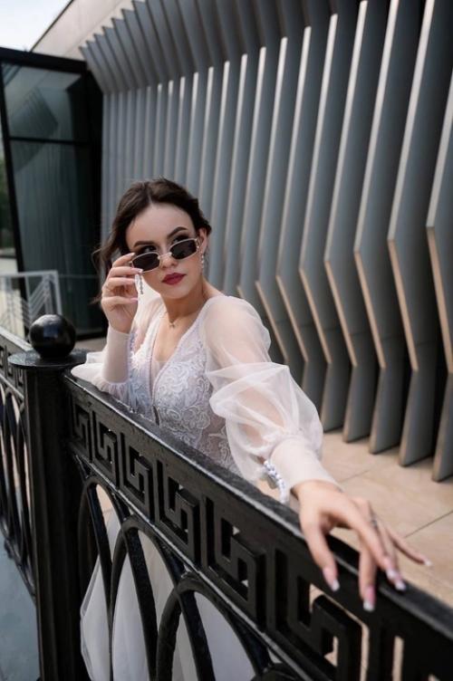 Спасибо большое нашим невестам - красавицам за чудесные фотографии которые вы нам присылаете и делитесь с нами этими чудесными кадрами. 01