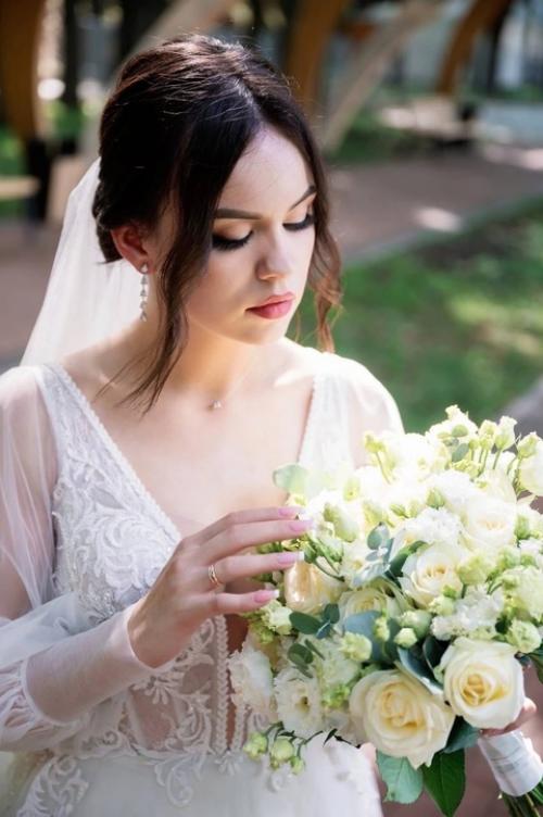 Спасибо большое нашим невестам - красавицам за чудесные фотографии которые вы нам присылаете и делитесь с нами этими чудесными кадрами. 02