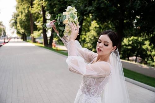 Спасибо большое нашим невестам - красавицам за чудесные фотографии которые вы нам присылаете и делитесь с нами этими чудесными кадрами. 04