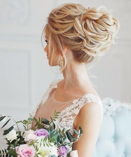 Свадебные укладки, прически, плетения кос любой сложности, все виды маникюра и педикюра, депиляция (шугаринг) макияж! 01