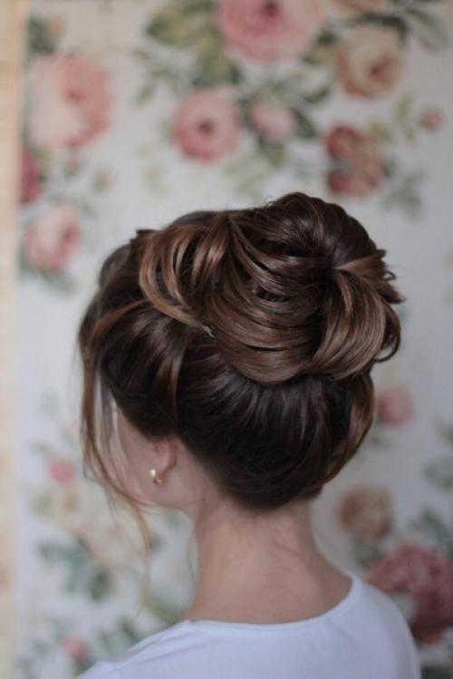 Шикарный, высокий пучок от меня для Натальи на вечер. 07