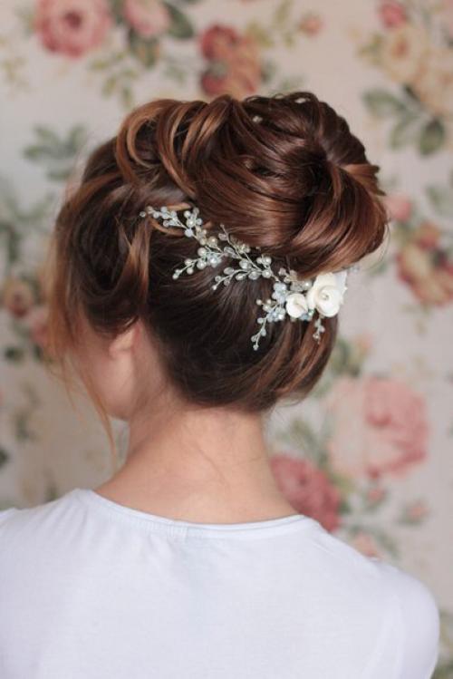 Шикарный, высокий пучок от меня для Натальи на вечер. 02