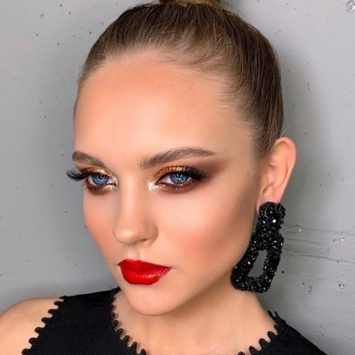 Советы профессионала!  Попробуйте создать супер стильный в этом сезоне образ: 03