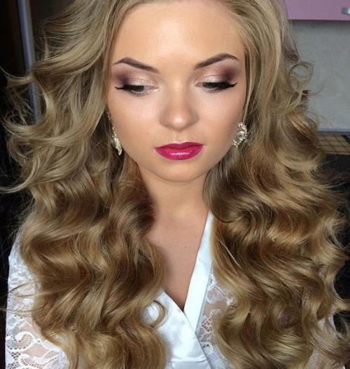 Предлагаю услуги визажиста - стилиста: профессиональное исполнение причёсок, а так же вечерний, свадебный, дневной макияж! 02