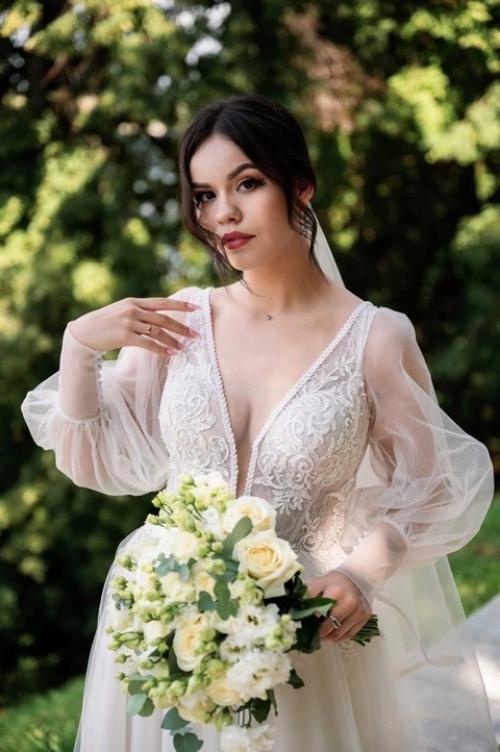 Спасибо большое нашим невестам - красавицам за чудесные фотографии которые вы нам присылаете и делитесь с нами этими чудесными кадрами. 06