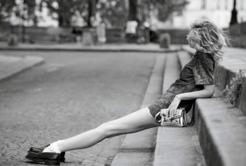 Чешская топ-модель Ева герцигова появилась на страницах журнала Elle France за июль 2023 года. 09