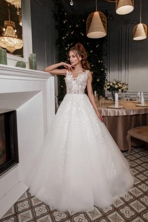 Санкт-петербург. Требуется два стилиста по прическам и макияжу на 6 число к 8: 00 (начало съемки в 10: 00) для сбора двух моделей. 04