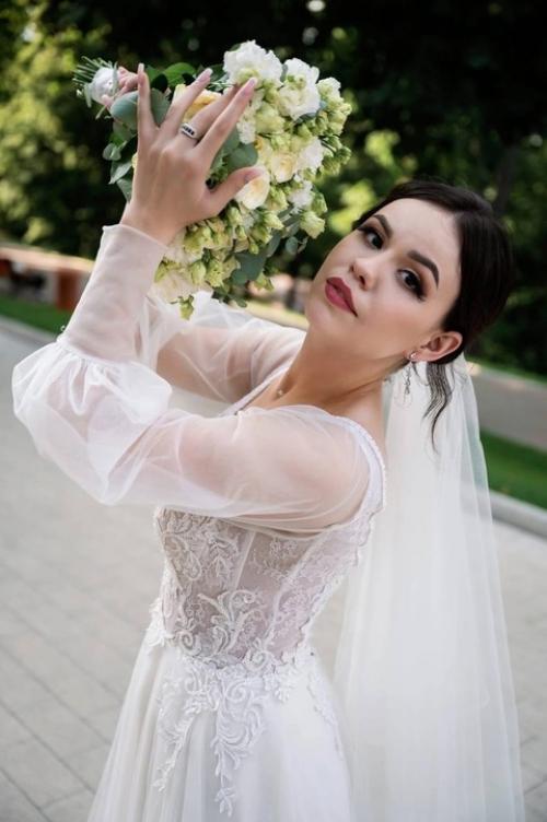 Спасибо большое нашим невестам - красавицам за чудесные фотографии которые вы нам присылаете и делитесь с нами этими чудесными кадрами. 03