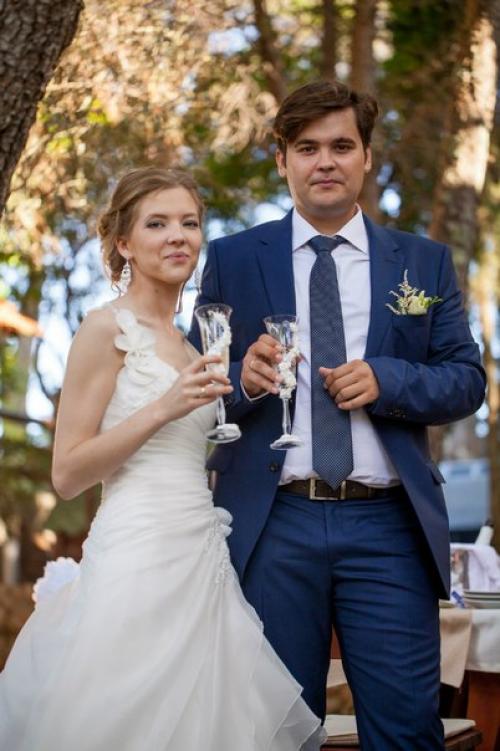 Зачем молодоженам свадебные бокалы для торжества: 02