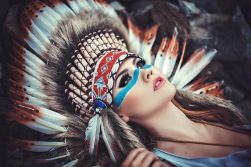 Визажист.  Ищу 4 прелестных моделей и опытного фотографа для создания студийных портретов, студия на усмотрение фотографа. 01