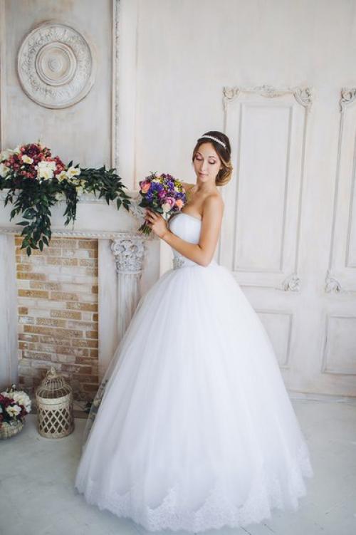 Всем известно, август самый загруженный свадебными торжествами, на ряду этих событий сложно найти хорошего мастера! 03