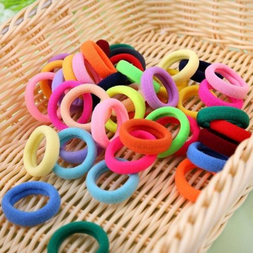 Банты для девочек и резинки для волос любой девочке нужны. 01