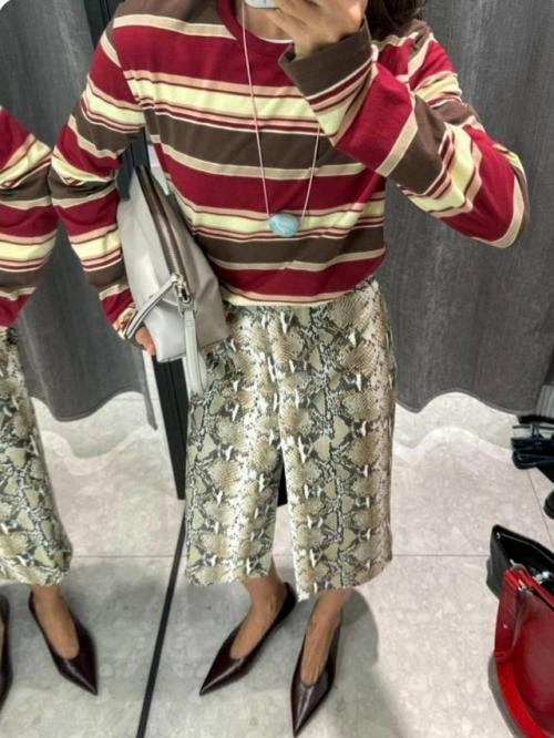 Яркие образы в ретро стиле - это не просто ностальгия по прошлому, а смелое заявление о самовыражении в настоящем. 03