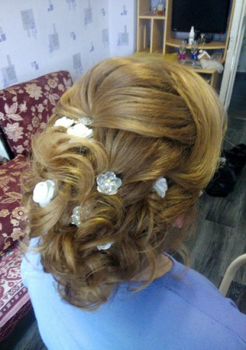 Девушки красавицы предлагаю для вас услуги визажиста, стилиста по прическам. 04