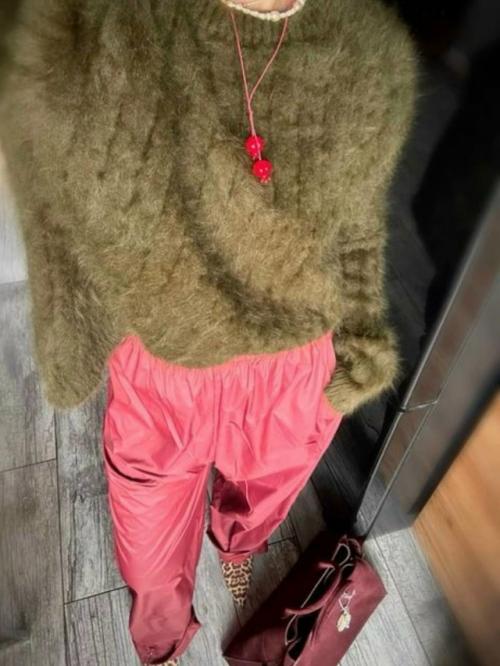 Яркие образы в ретро стиле - это не просто ностальгия по прошлому, а смелое заявление о самовыражении в настоящем. 01