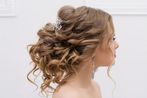 Мы приглашаем всех ценителей прекрасного в школу причесок и макияжа Ольги репиной. 04