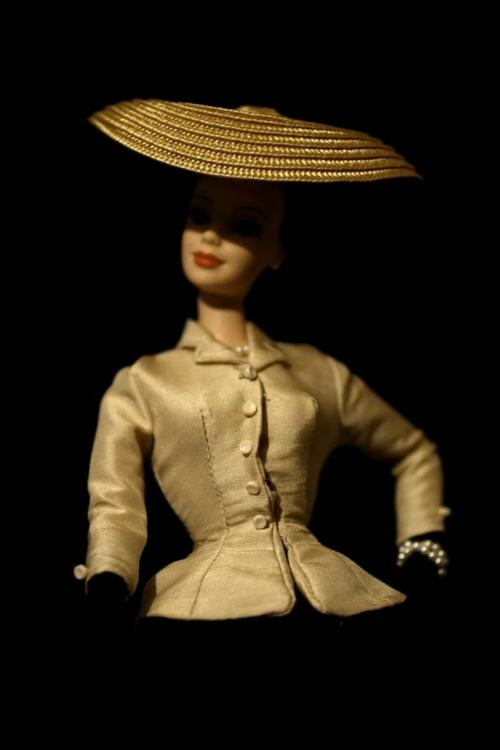 Барби: мировые дизайнеры выбирают куклу. 03 Барби: мировые дизайнеры выбирают куклу. 03