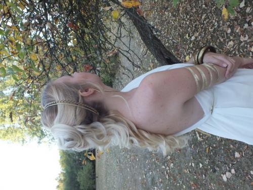 Новая группа парикмахеров 4 разряда сдает зачетную работу по теме моделирование волос. 02