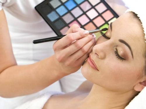 Услуги парикмахера:  - Комплекс Кератин Буст ап со скидкой 10% стрижка горячей бритвой - в подарок! 05