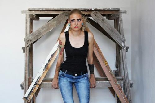 Дорогие девушки!  Нужны модели на причёску и макияж, для пополнения портфолио (вечно забываю фотать) цены смешные) опыт работы более 3 х лет! 01