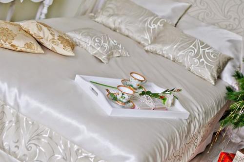 Съёмка утра невесты - это один из самых трогательных и нежных моментов из всей свадебной съёмки. 04