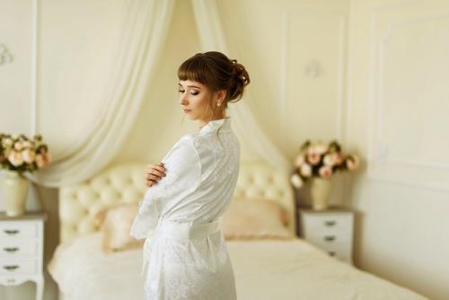 Не секрет, что невесты намного тщательнее готовятся к свадьбе. 01