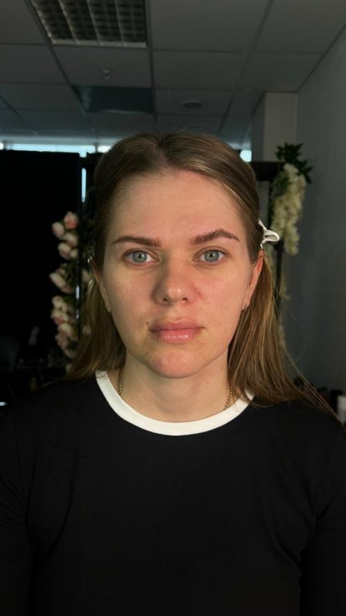 Цветной макияж + экспресс локоны ( из которых можно сделать собранную прическу). 05