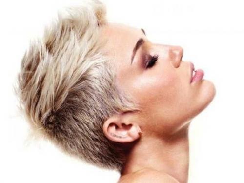 В тренды этого года ультракороткие фасоны вернулись. 06