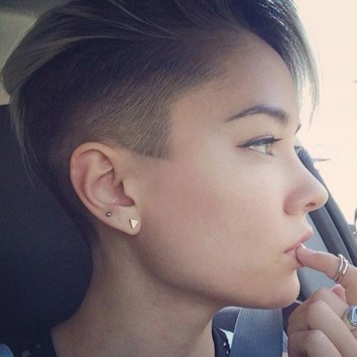 В тренды этого года ультракороткие фасоны вернулись. 07