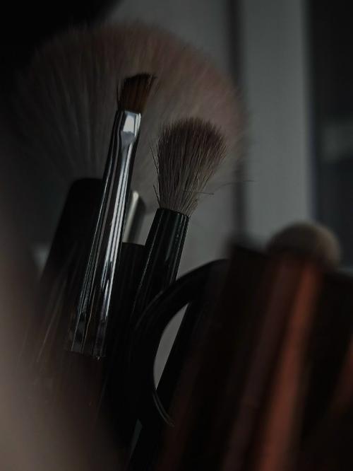 В нашем пространстве тишины и красоты появился новый человек - визажист и стилист по прическам София. 01