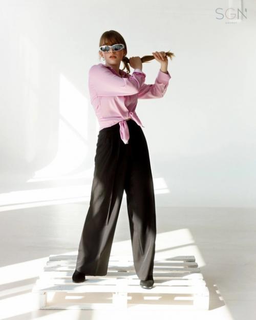 Стиль - это способ выражения и оформления чего-либо, который отражает индивидуальность и предпочтения человека. 02