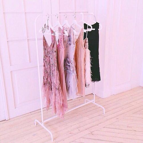 Дорогие девушки!  Последний фотопроект Gatsby Party с участием знаменитой коллекции платьев в стиле ар - деко от студии проката Look Factory! 07