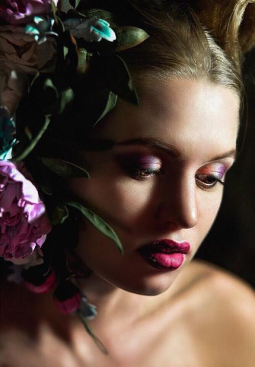 Дорогие девушки, предлагаю вам свои услуги профессионального визажиста, выполнение всех видов макияжа по доступным ценам. 06