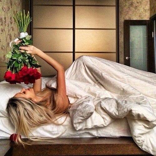 Многие женщины стремятся завоевать сердце понравившегося им мужчины сначала своими внешними данными. 05